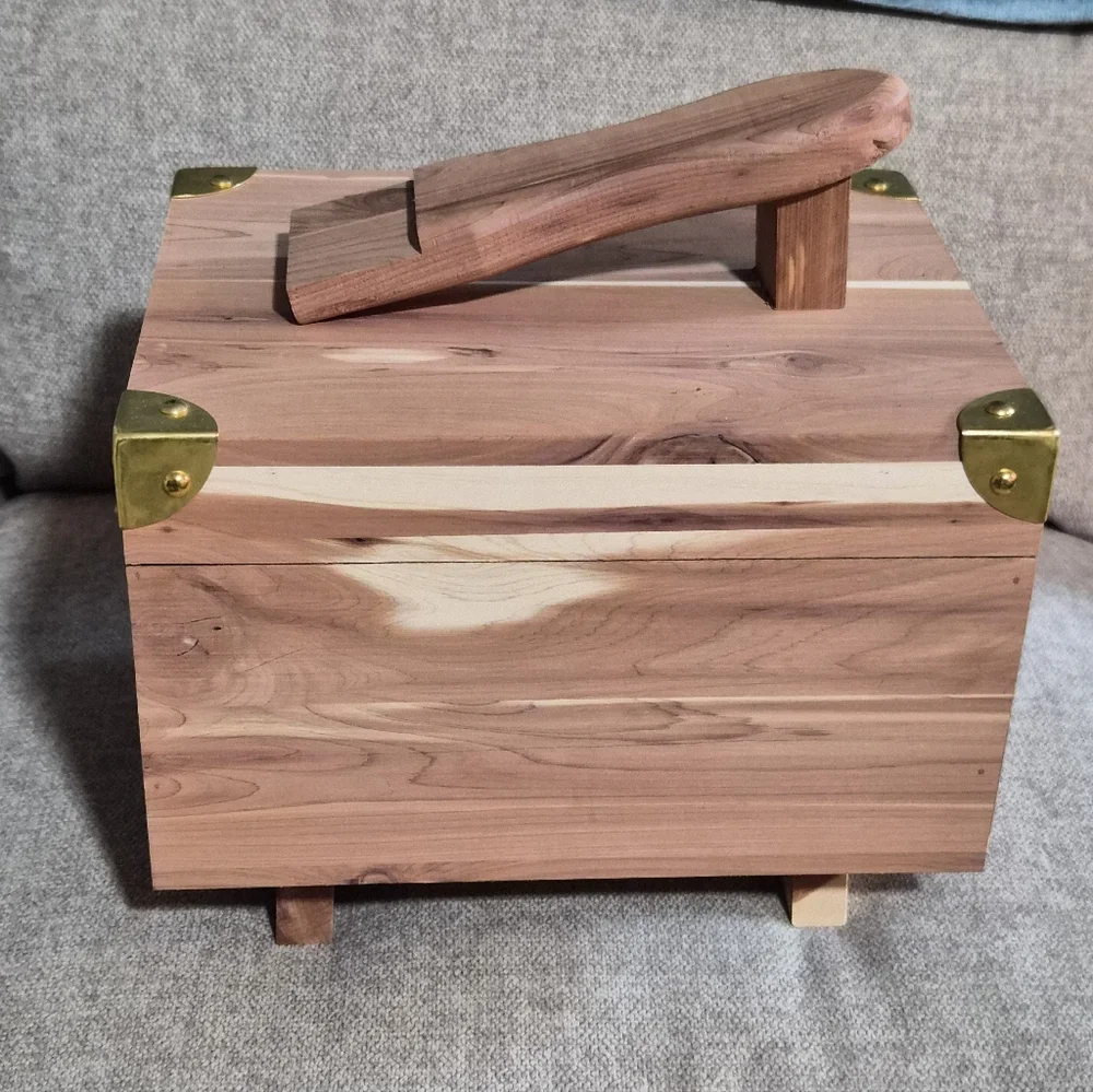 Grand Cedar Shoe Vallet - Picture 5 of 9